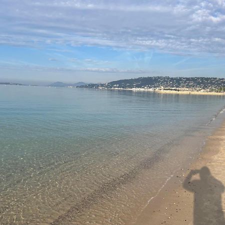 Grand Studio 7 Minutes De La Plage Et Climatise Sur Juan Les Pins อองทีบส์ ภายนอก รูปภาพ